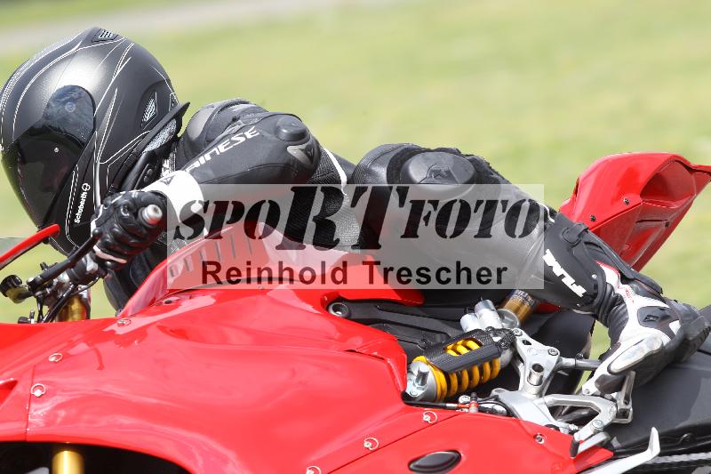 Archiv-2025/10 23.04.2025 Cornu Master School ADR/rot-rouge/54